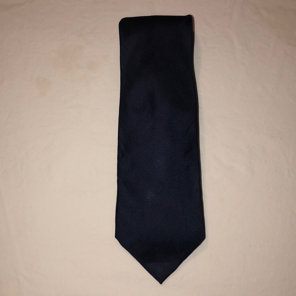 Unknown brand tie